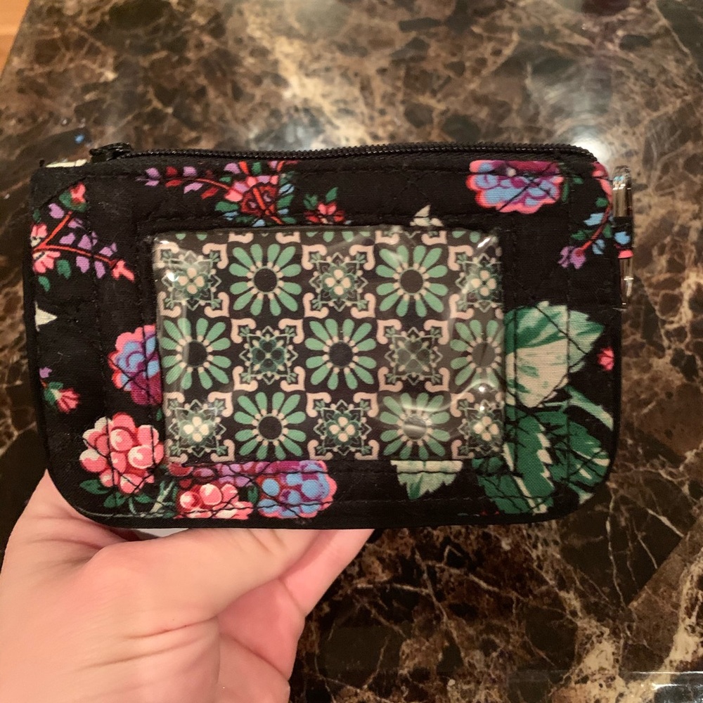 Iconic Jen Zip ID wallet